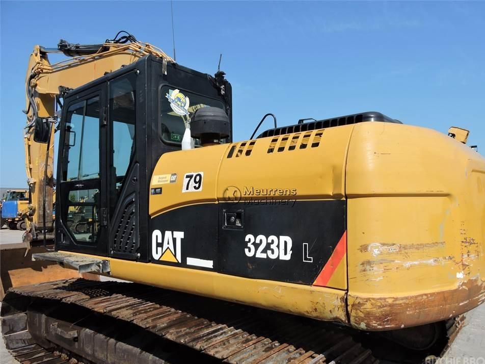 Excavator pe senile - CAT 323D