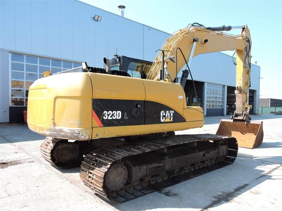 Excavator pe senile - CAT 323D
