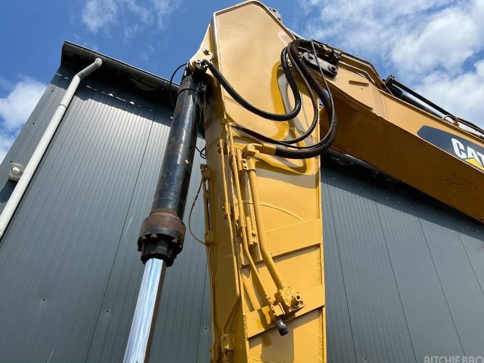 Excavator pe senile - CAT 336D L
