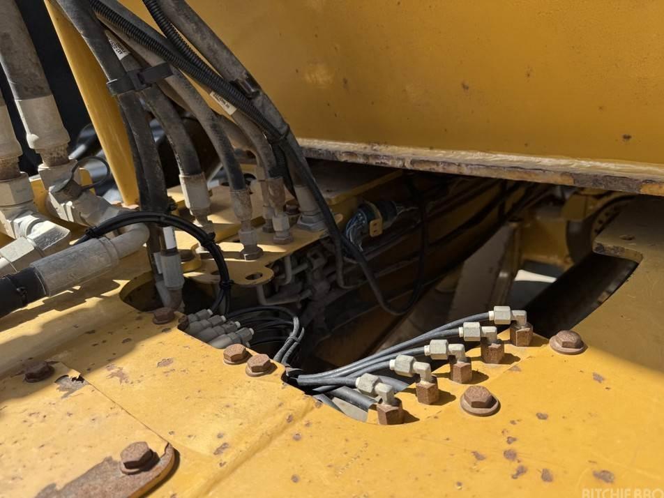 Site dumpers - CAT 730C