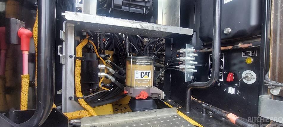 Excavator pe roti - CAT M320 F