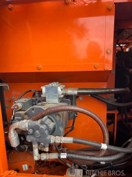Excavator pe senile - Doosan DX 140 LC