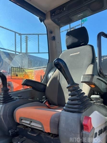 Excavator pe senile - Doosan DX 140 LCR-5