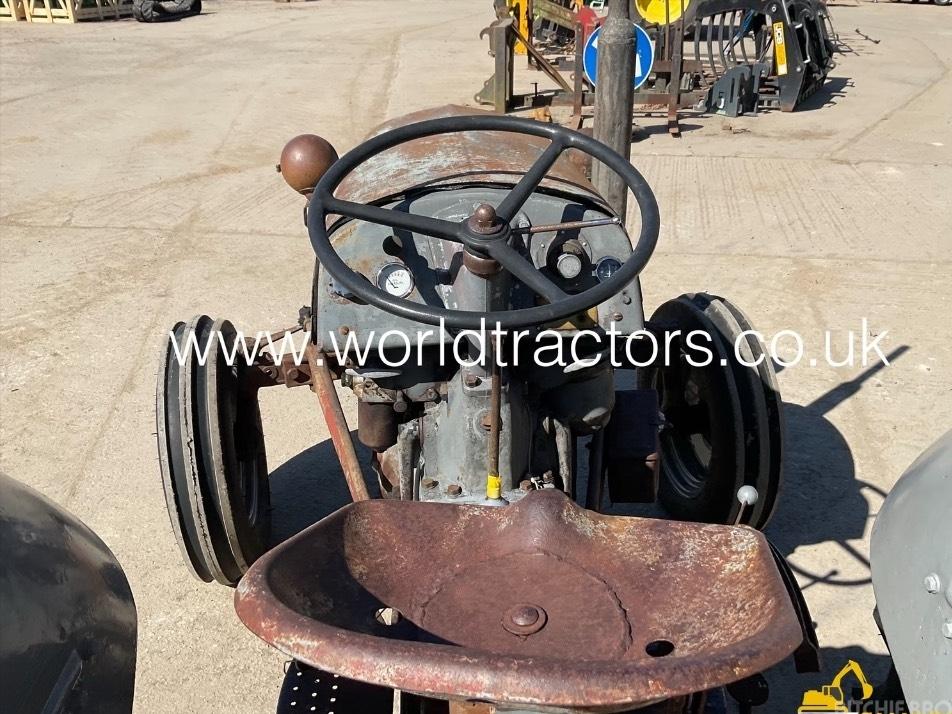 Tractor - Ferguson TRACTOR