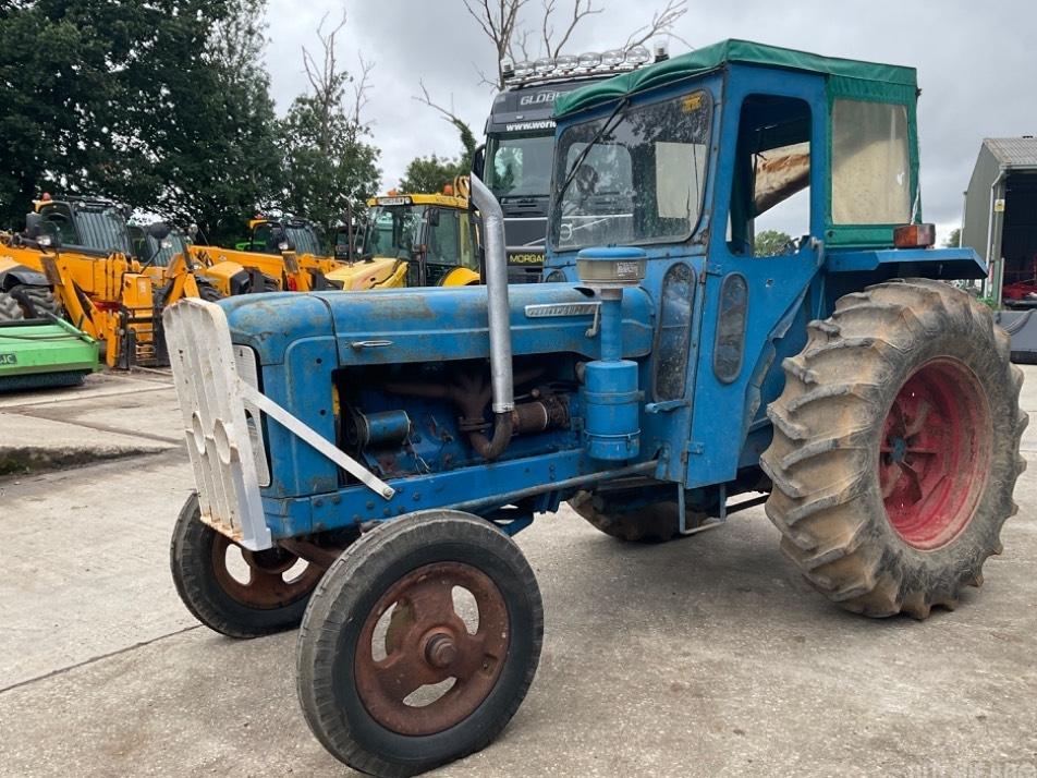 Tractor - Fordson Super Major