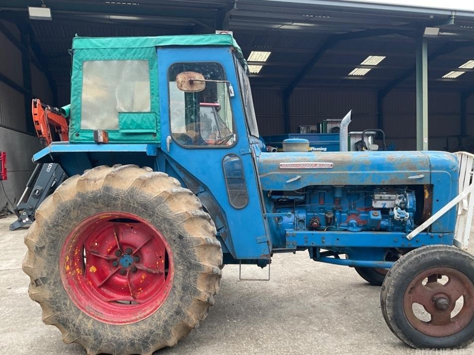 Tractor - Fordson Super Major
