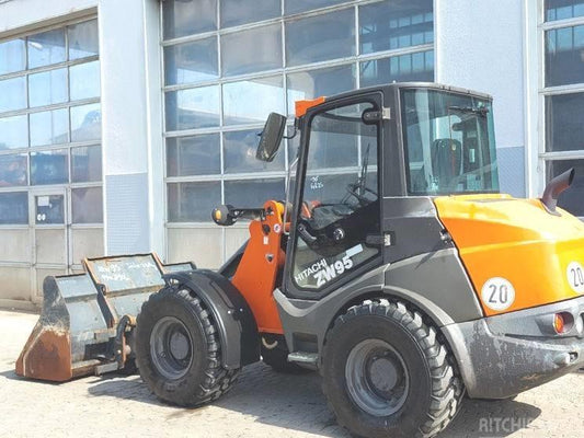 Mini incarcator - Hitachi ZW 95-6