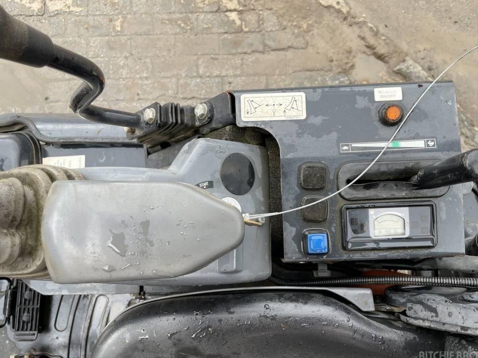 Miniexcavator - Hitachi ZX 19 U-5 1.9t Mini Excavator / Digger