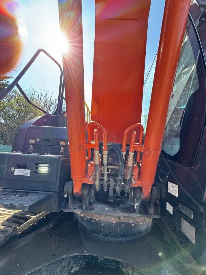 Excavator pe senile - Hitachi ZX 210 LC-6