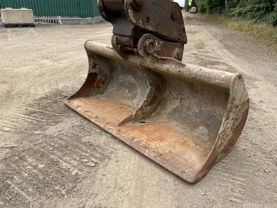 Excavator pe senile - Hitachi ZX 225 US LC-6