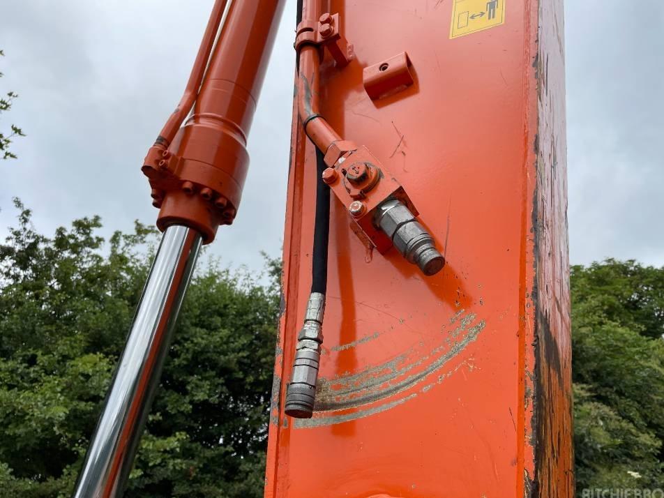 Excavator pe senile - Hitachi ZX 225 US LC-6