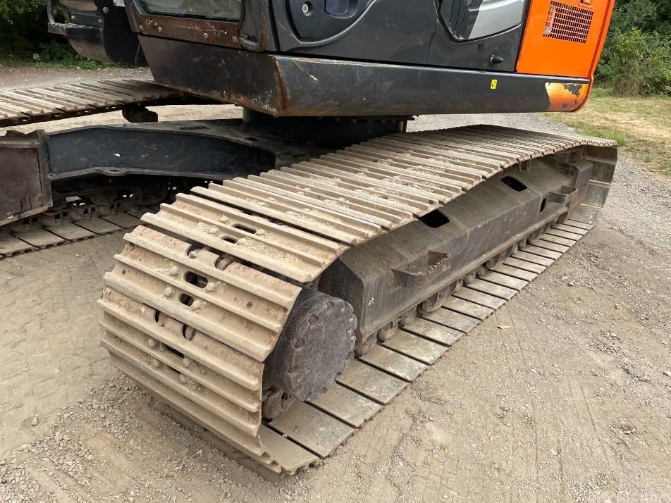 Excavator pe senile - Hitachi ZX 225 US LC-6