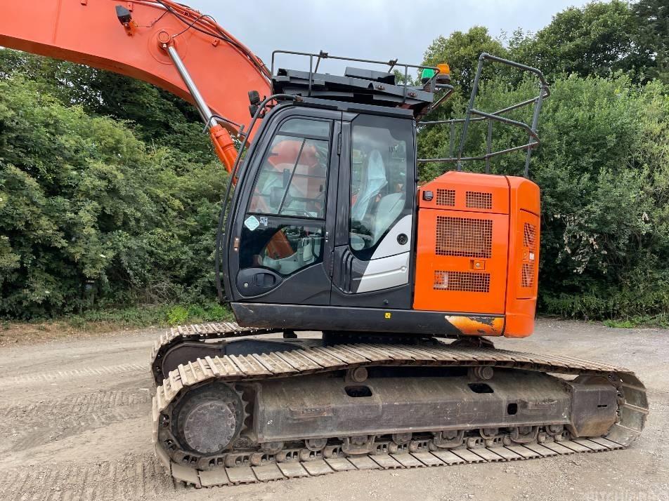 Excavator pe senile - Hitachi ZX 225 US LC-6