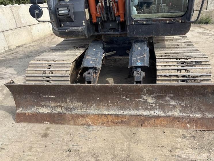 Excavator pe senile - Hitachi ZX135 US-6
