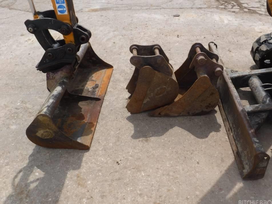 Miniexcavator - Hyundai Robex 27 Z-9