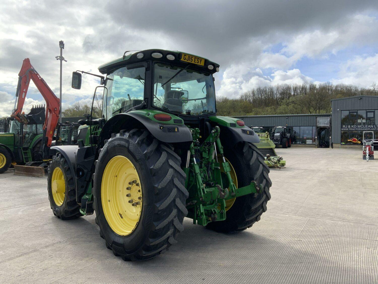 TRACTOR JOHN DEERE 6215 R - VASTech Machinery