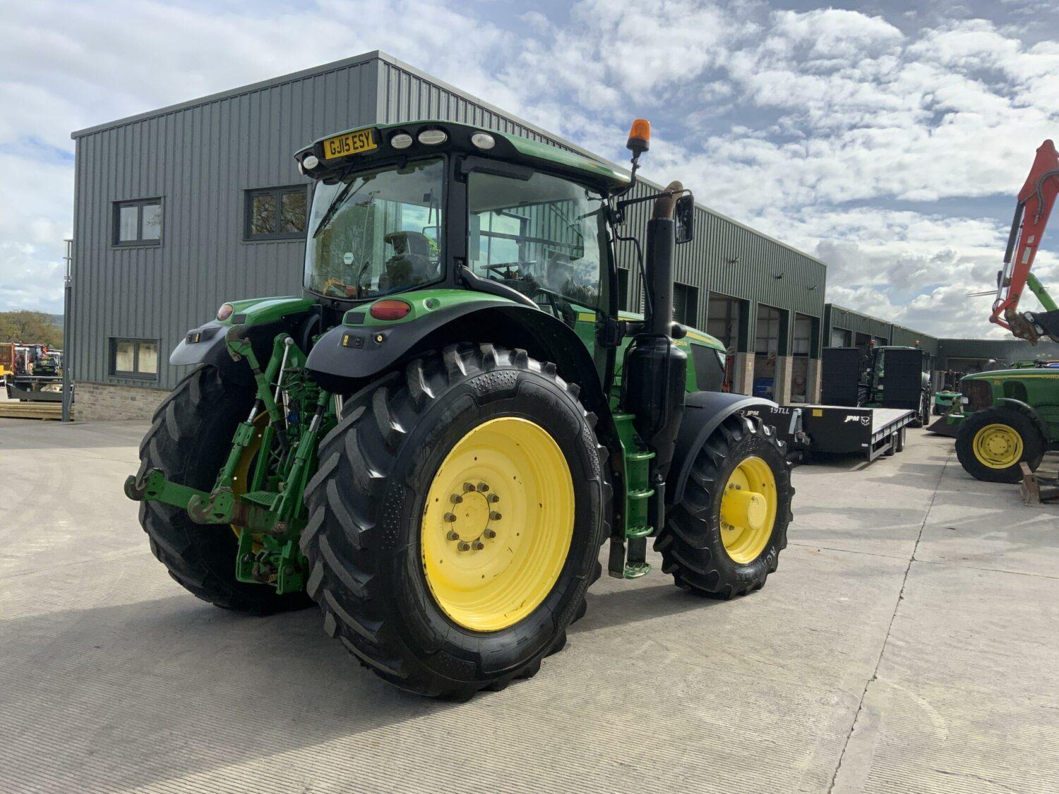 TRACTOR JOHN DEERE 6215 R - VASTech Machinery