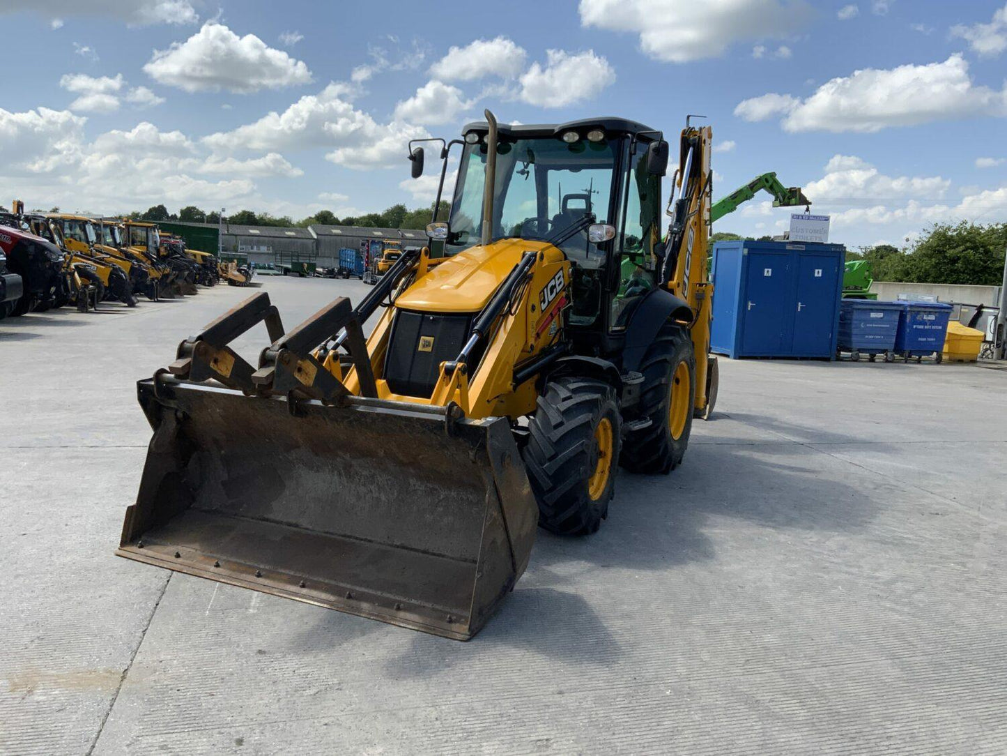 BULDOEXCAVATOR JCB 3CX - VASTech Machinery