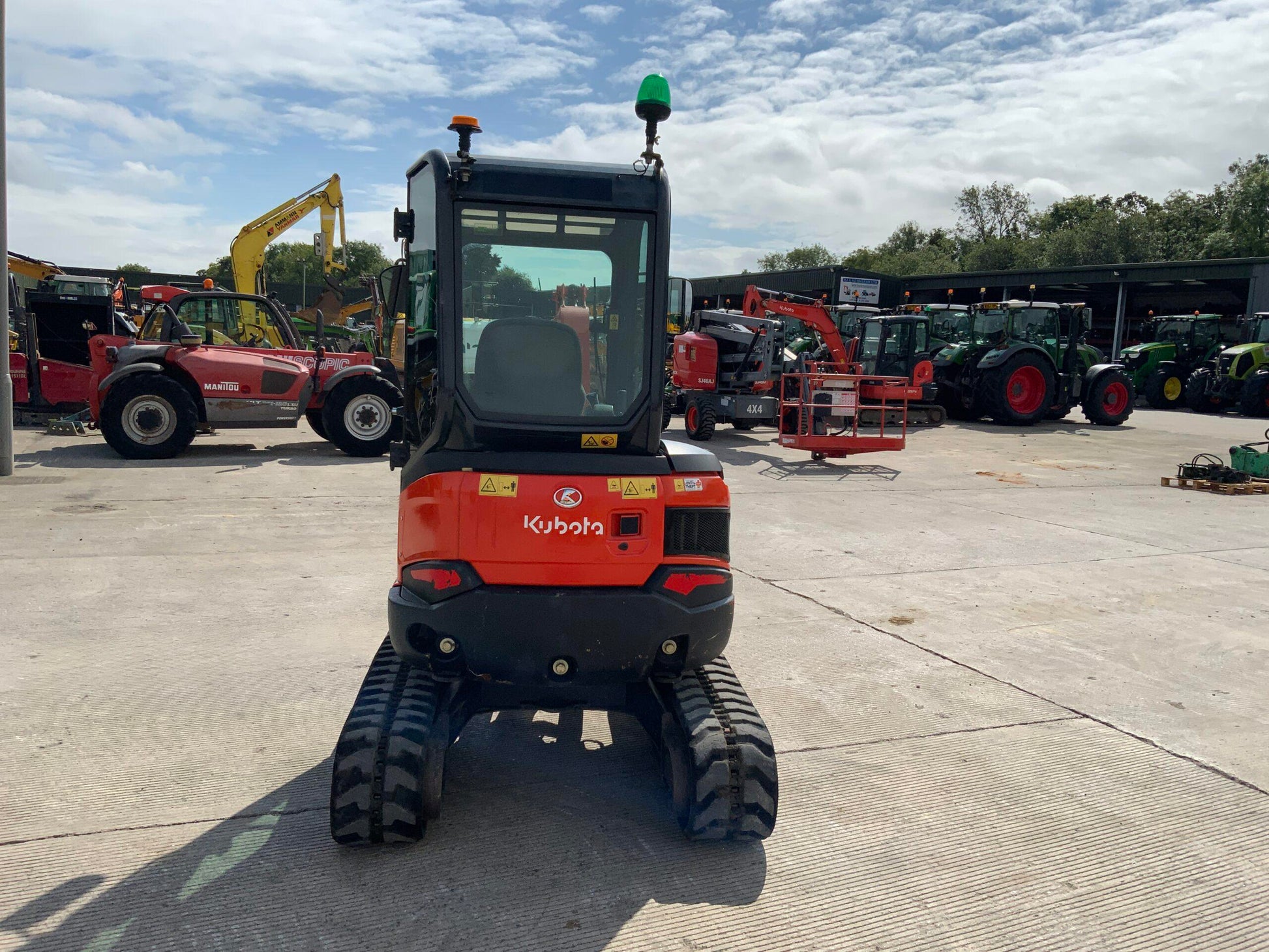 Miniexcavator KUBOTA U27 - VASTech Machinery