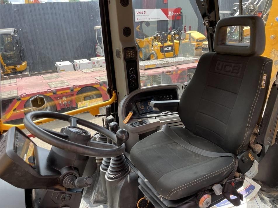 Buldoexcavator - JCB 3 CX Sitemaster Plus 81 kW Engine