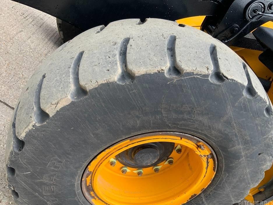 Incarcator frontal - JCB 437 HT