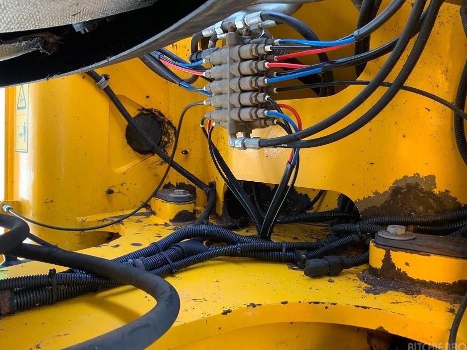 Incarcator frontal - JCB 457 HT