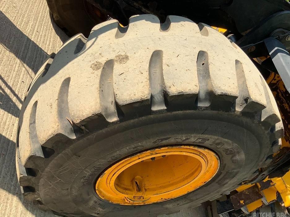 Incarcator frontal - JCB 457 HT