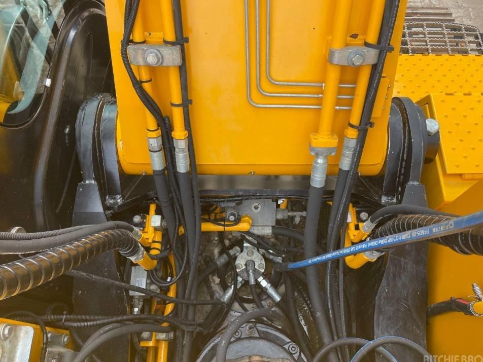Excavator pe senile - JCB JS300LC  --  JS 300 LC
