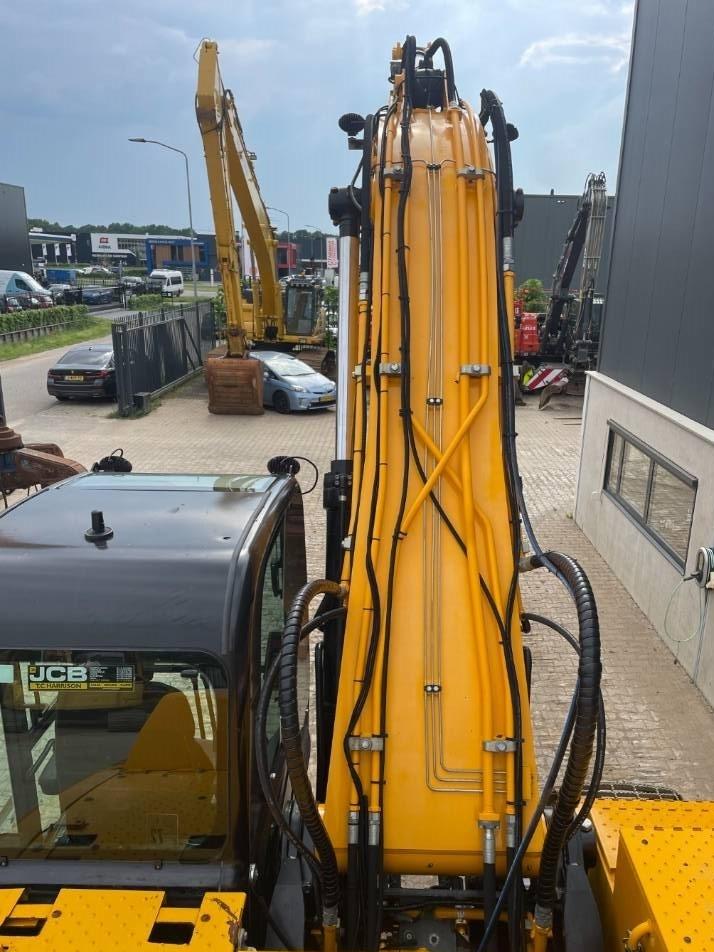 Excavator pe senile - JCB JS300LC  --  JS 300 LC