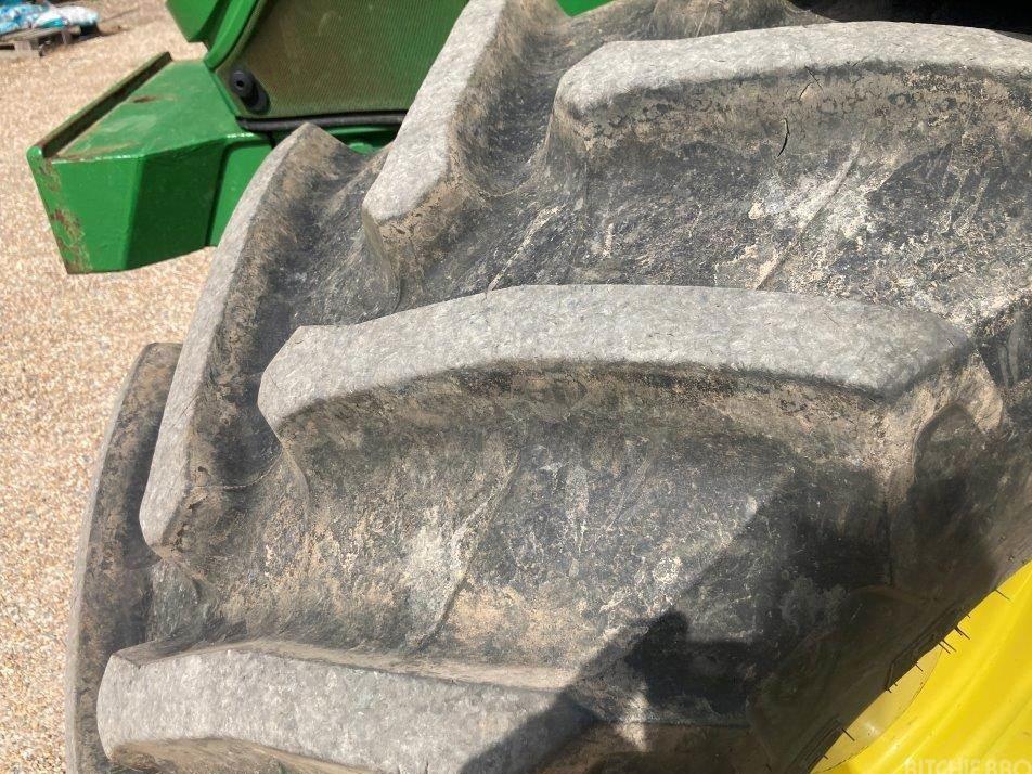 Tractor - John Deere 6130R
