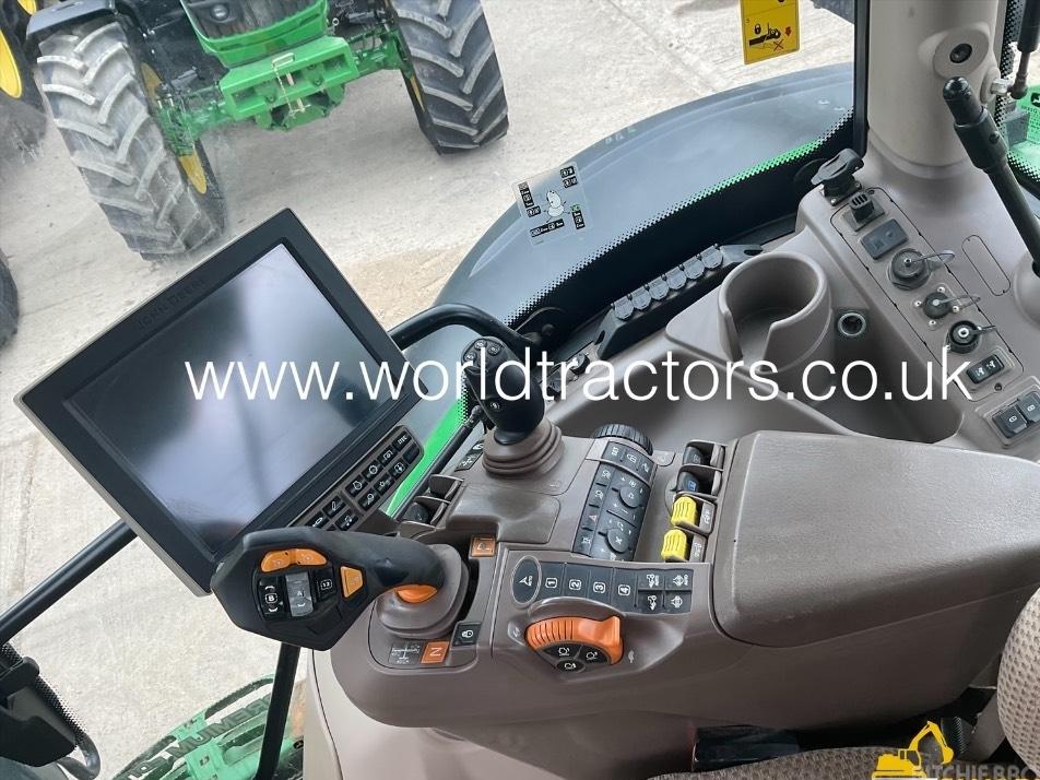 Tractor - John Deere 6215 R