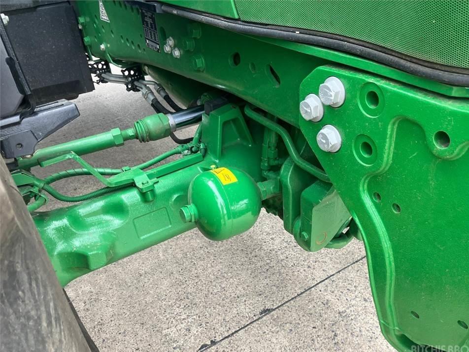 Tractor - John Deere 6215R