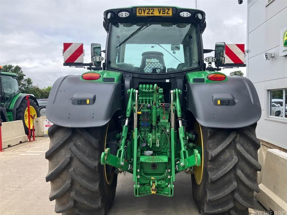 Tractor - John Deere 6215R