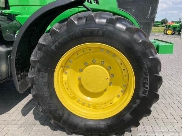 Tractor - John Deere 7230R