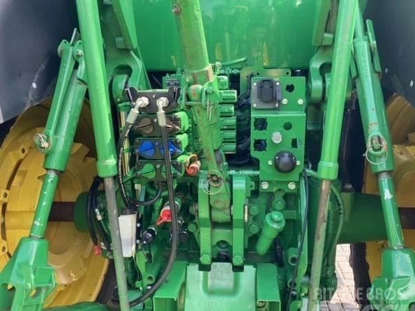 Tractor - John Deere 7230R