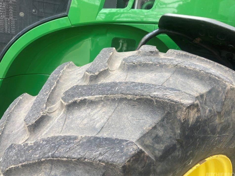 Tractor - John Deere 7R 310