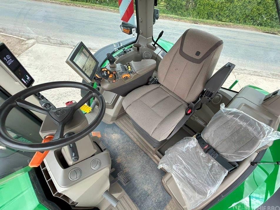 Tractor - John Deere 7R310