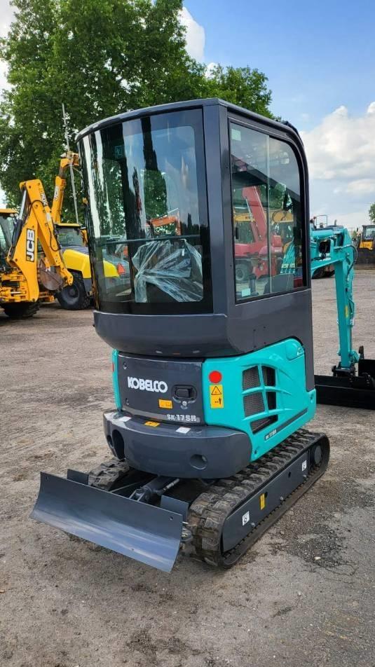Miniexcavator - Kobelco SK 17 SR-3     2tonnes 2 buckets  04 hours new