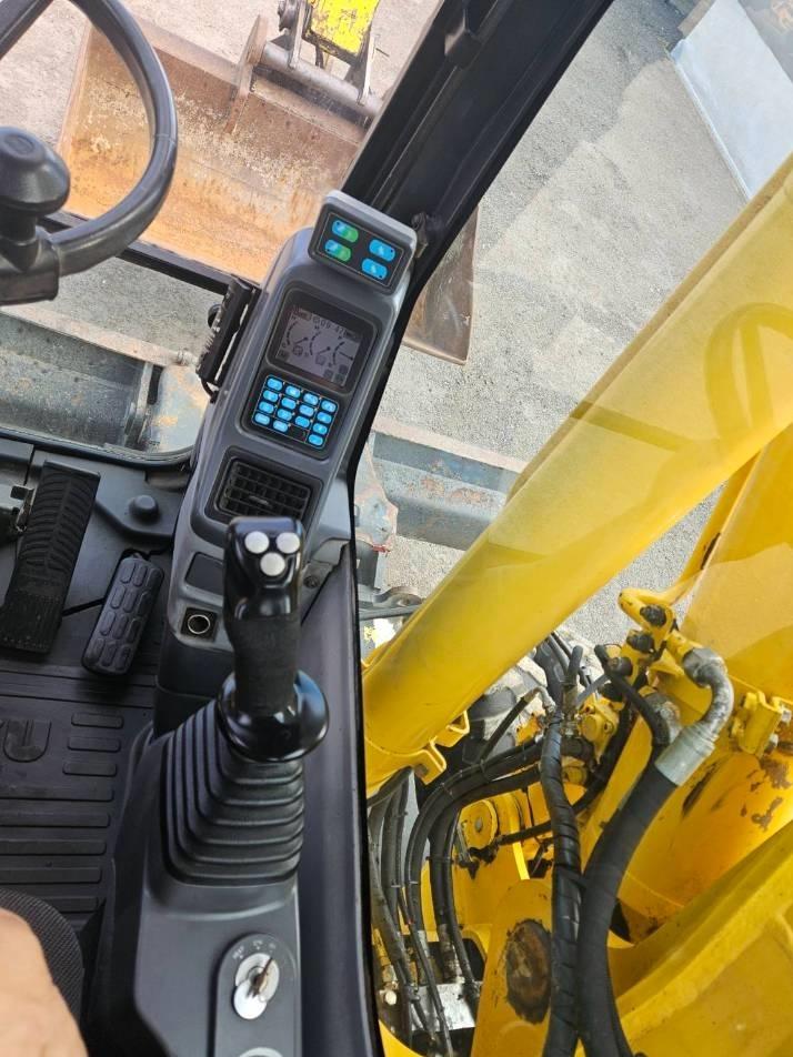 Excavator pe roti - Komatsu PW 160-7