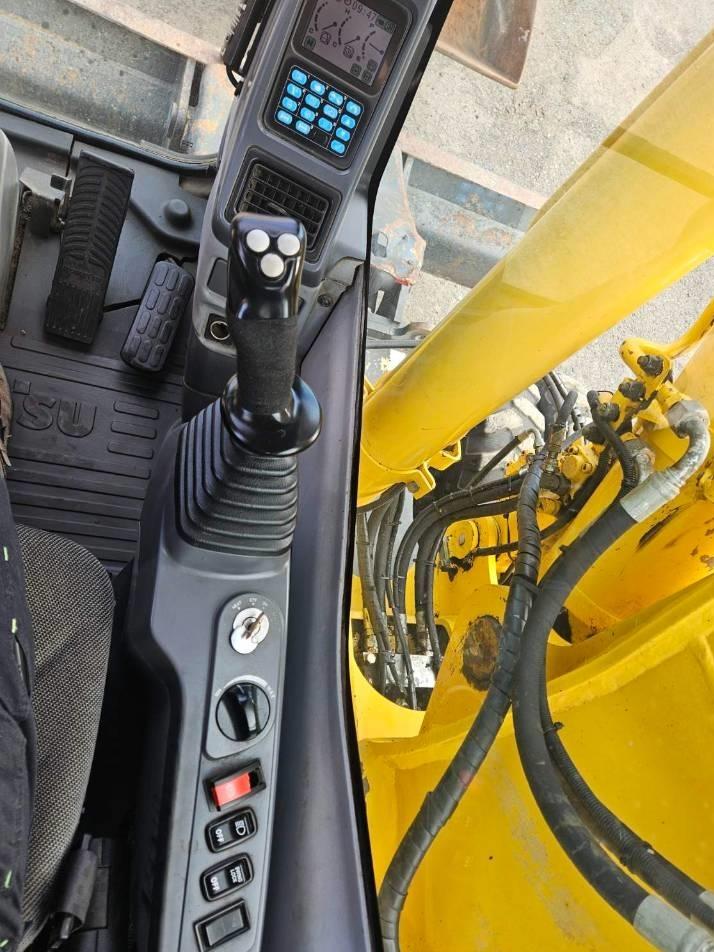 Excavator pe roti - Komatsu PW 160-7
