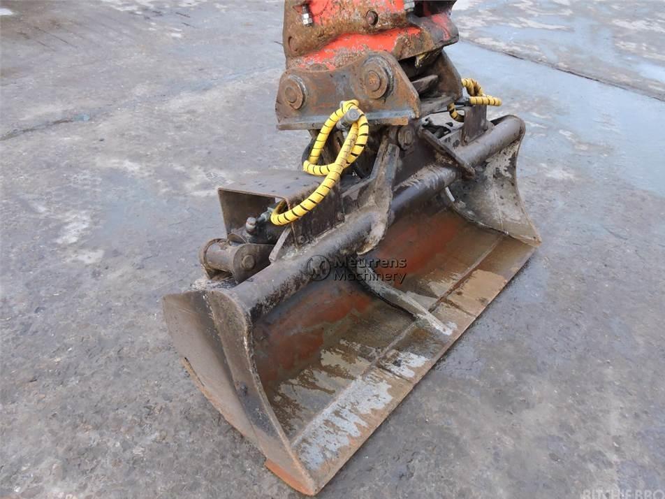 Excavator pe roti - Komatsu PW98