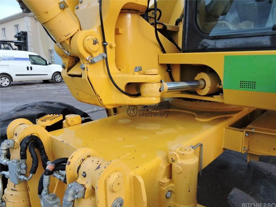 Excavator pe roti - Komatsu PW98