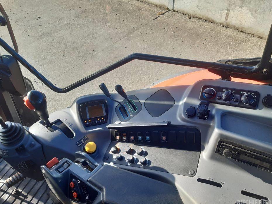 Tractor - Kubota M105GX