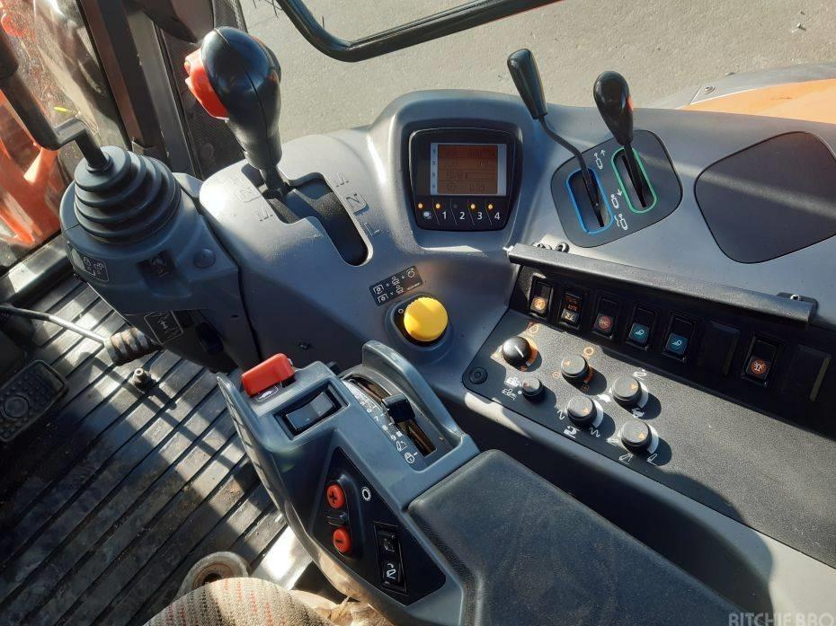 Tractor - Kubota M105GX