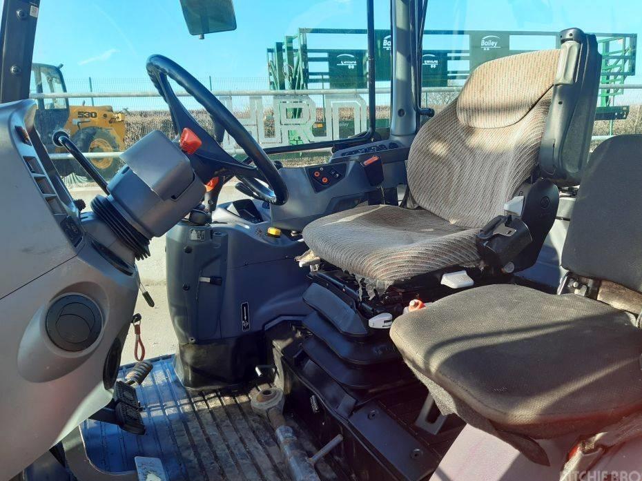 Tractor - Kubota M105GX