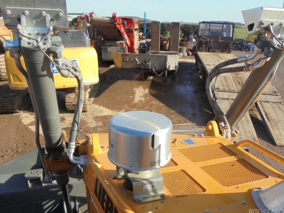 Buldozer - Liebherr PR 736 LGP