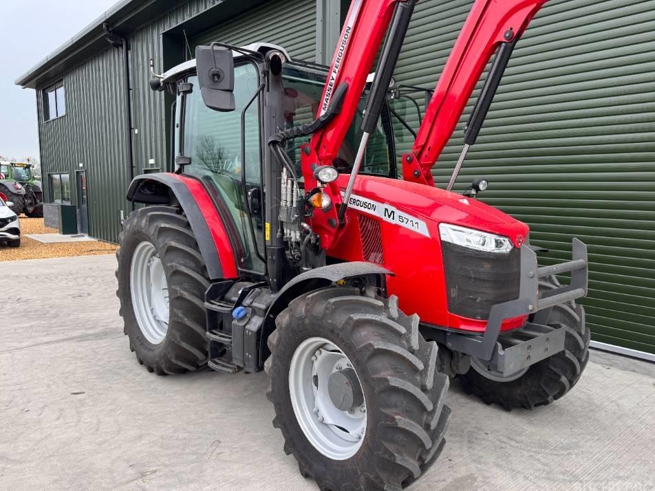 Tractor - Massey Ferguson 5710M
