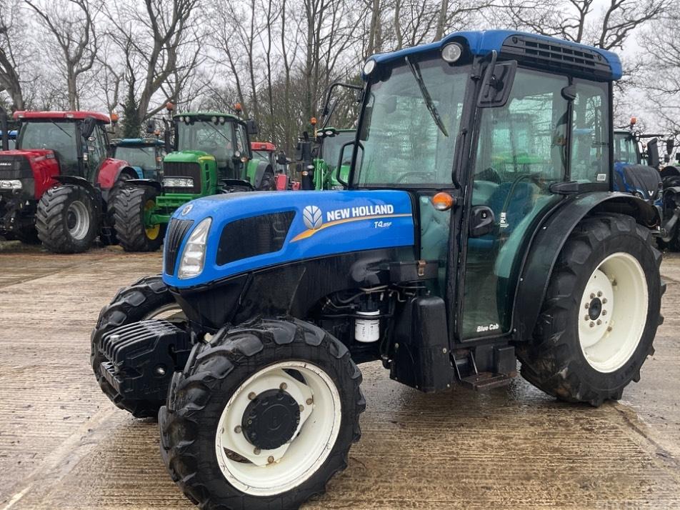 Tractor - New Holland T 4.85