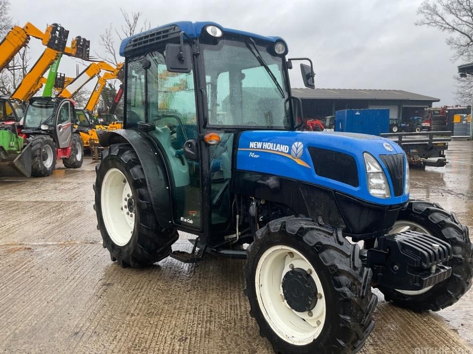 Tractor - New Holland T 4.85