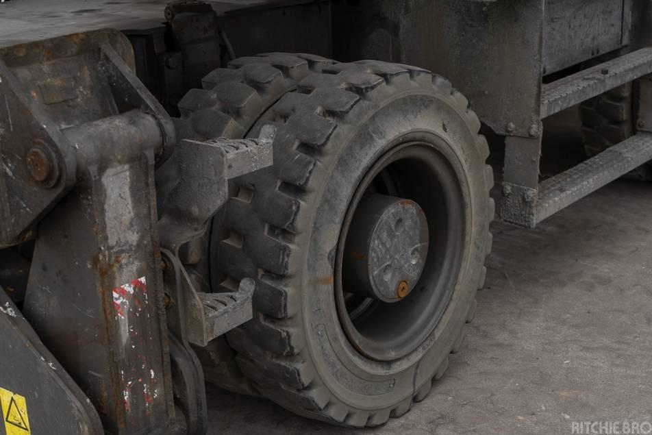 Excavator pe roti - Sennebogen 821 E